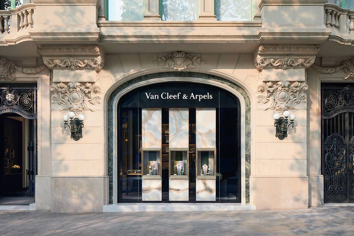 Demand for 'hard luxury' takes Richemont to new heights
