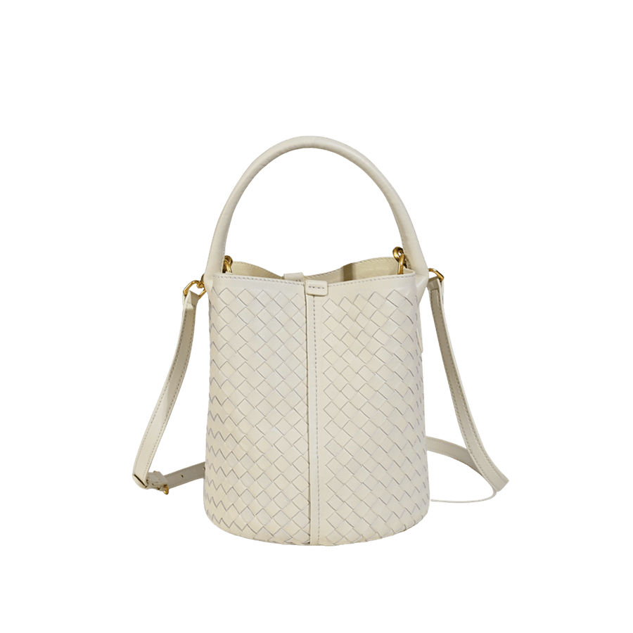 Beige weave ladies bucket bag with magnetic snap closure