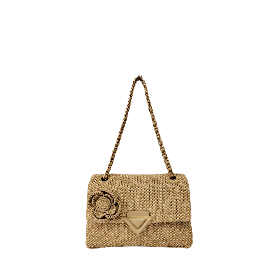 Beige quilting straw ladies handbag with decorative straw flower and triangle enemal hardware